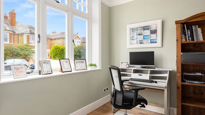 7b. 201009-414 Office.jpg