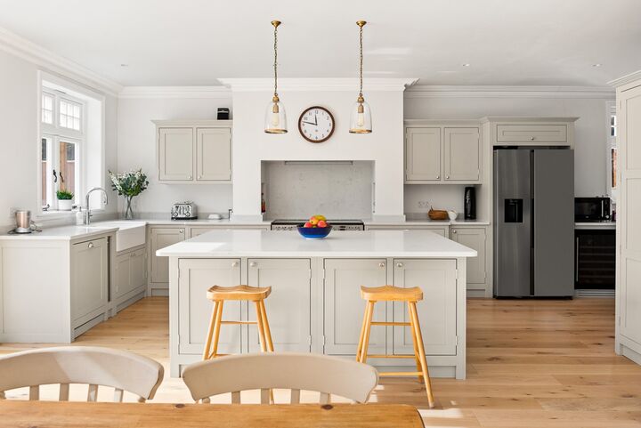 4. 201009-374 Kitchen one point.jpg