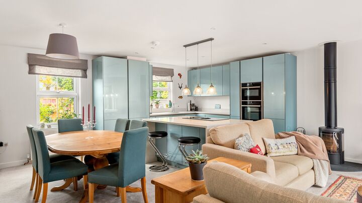 7. 201014-090 Overview from stairs door.jpg