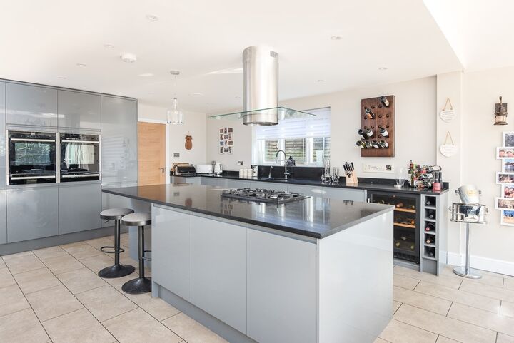 7. 190226-251 Kitchen.jpg