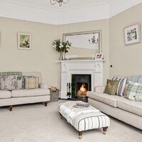 8. 201009-411 Living room.jpg