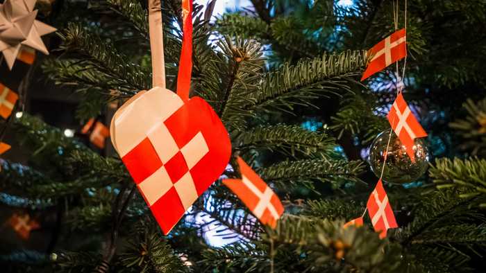 Julekurver Baskets on a Christmas Tree