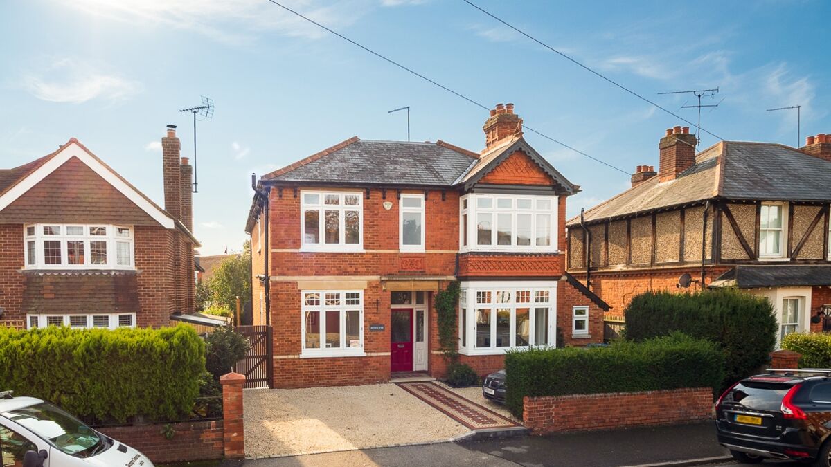 1. 201009-135 Front shot.jpg