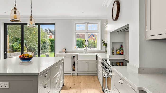 Victorian Detached home in All Saints Area in Maidenhead